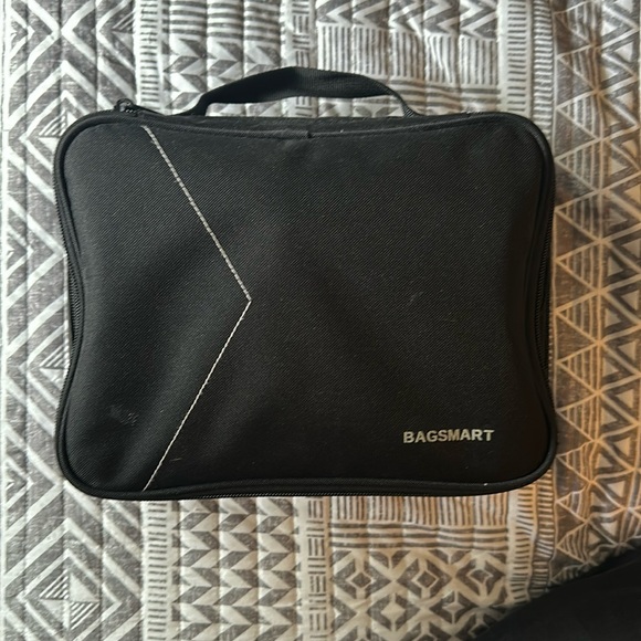 Bagsmart electronics bag. Bag. - Picture 6 of 8